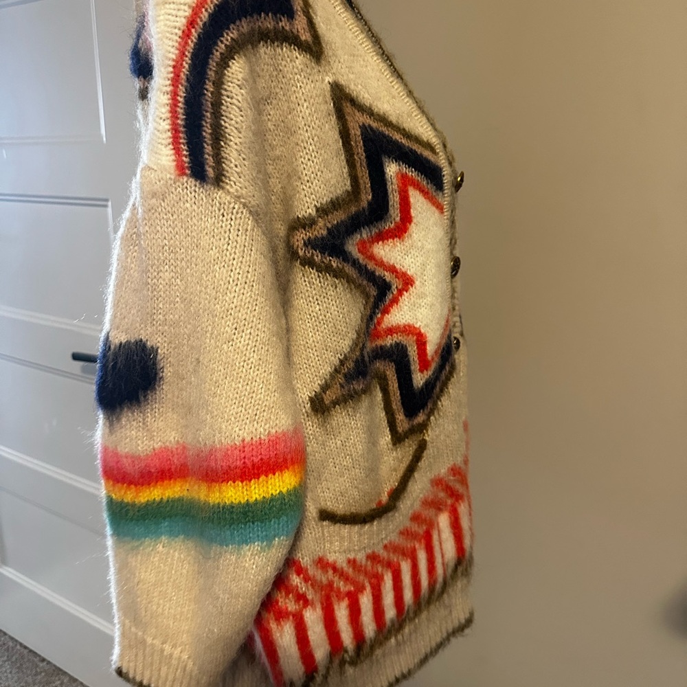 Colorful Star Patterned Cardigan - Picture 3 of 6